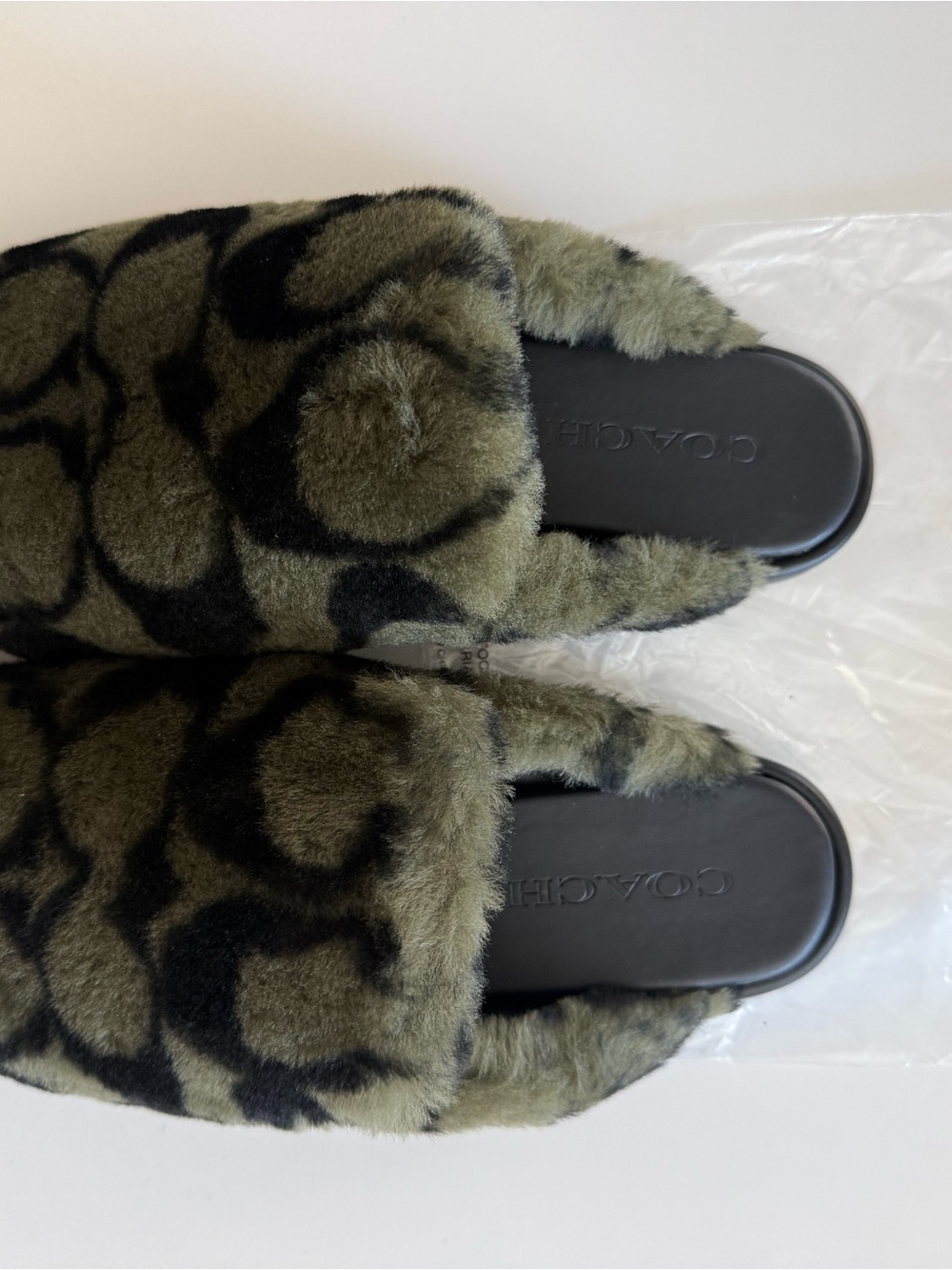 Coach Slipper In Signature Shearling - Picture 2 of 4